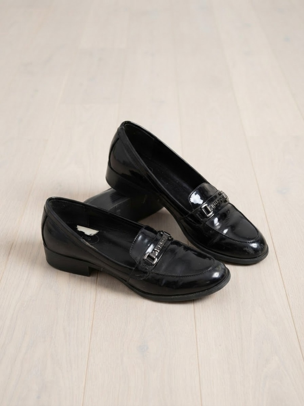 Bandolino Black Patent Bit Loafers Glossy Slip On Flats 7.5M